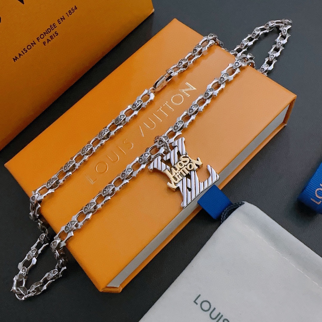 Louis Vuitton Jewelry Necklaces & Pendants Unisex Vintage Chains