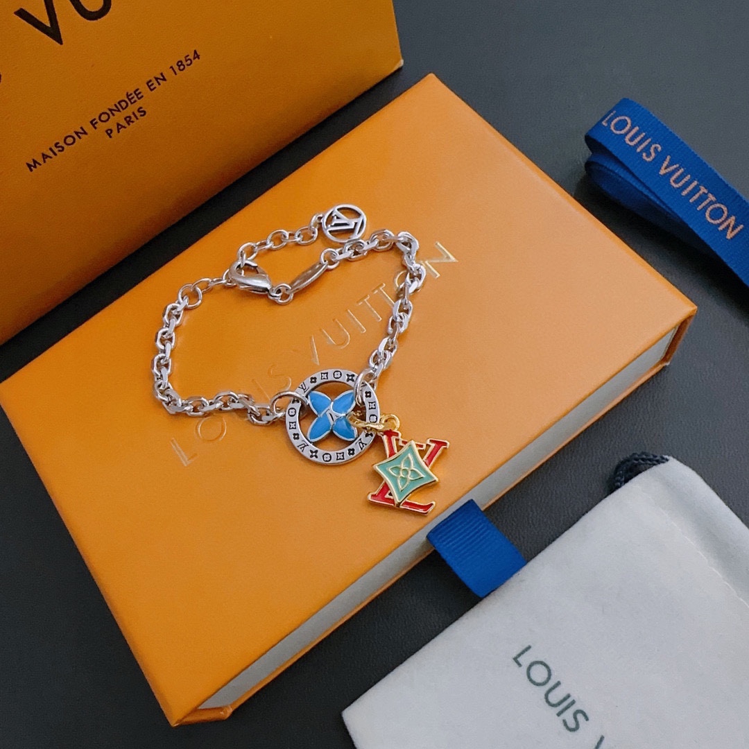 Louis Vuitton Jewelry Bracelet Unisex Vintage Chains