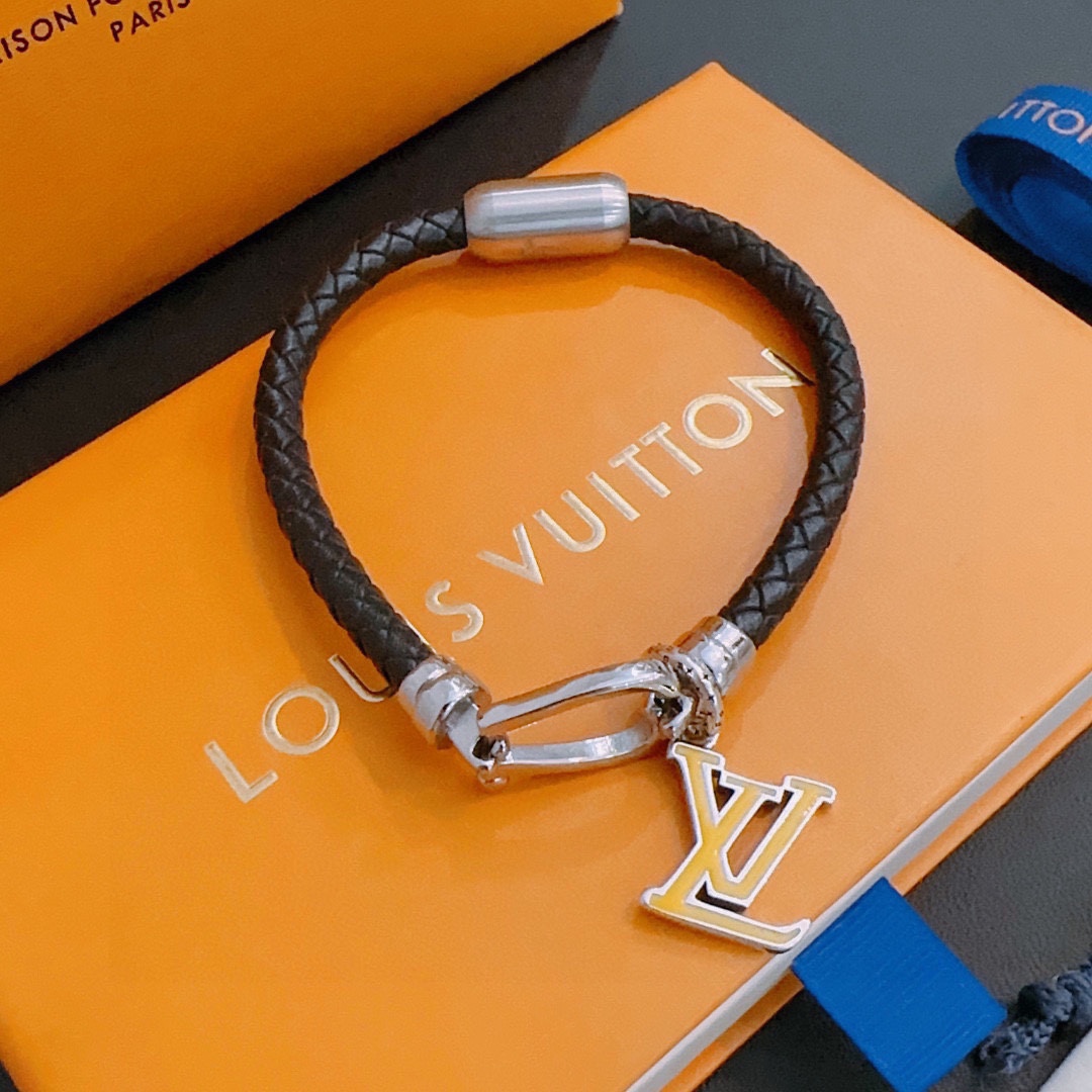 Luxury Fake
 Louis Vuitton Jewelry Bracelet Unisex Cowhide Vintage Chains