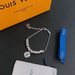 Louis Vuitton Jewelry Bracelet Unisex Vintage Chains