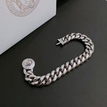 Replica US
 Versace Jewelry Bracelet Set With Diamonds