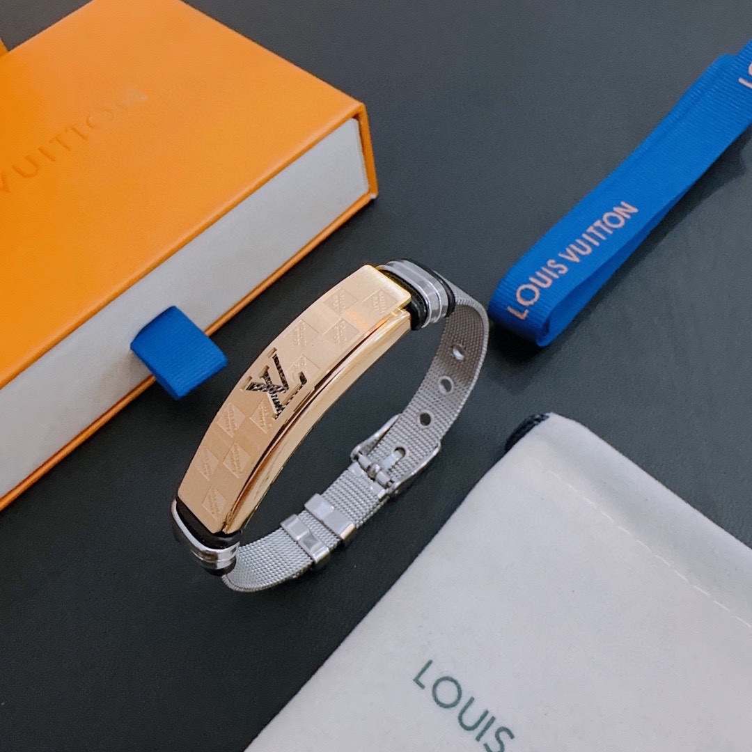 Louis Vuitton luxury necklace 8