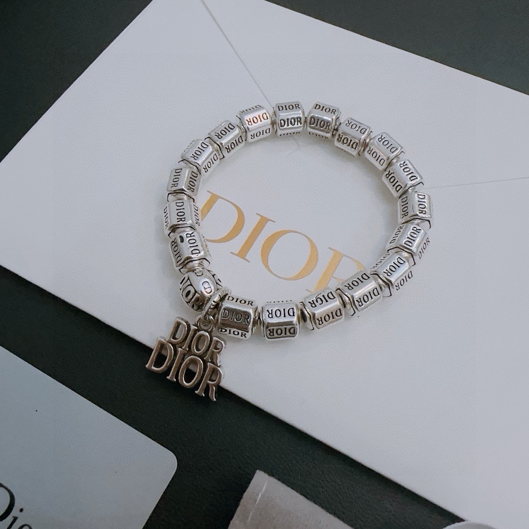 Dior luxury necklace 3