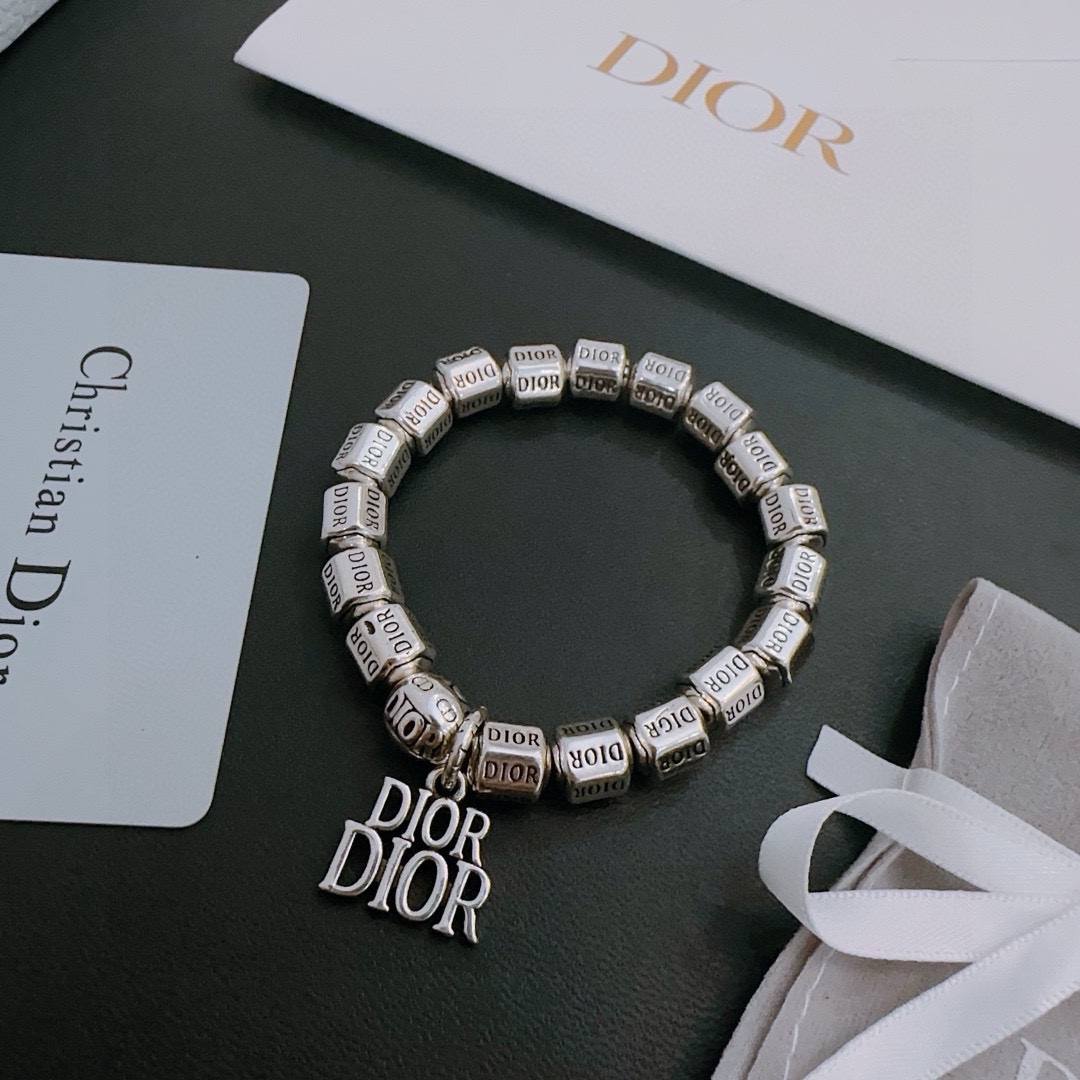 Dior luxury necklace 4