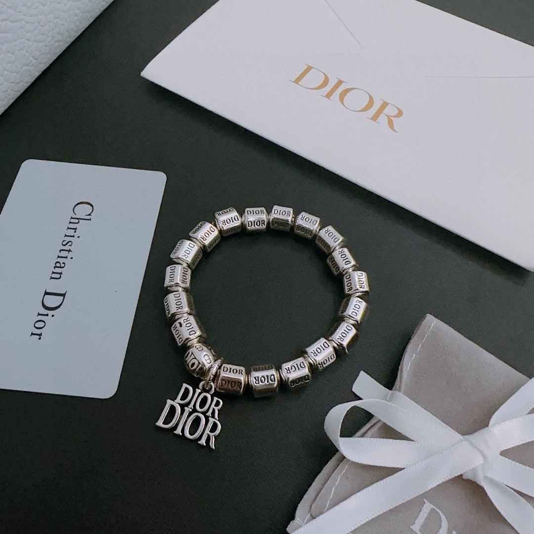 Dior luxury necklace 2