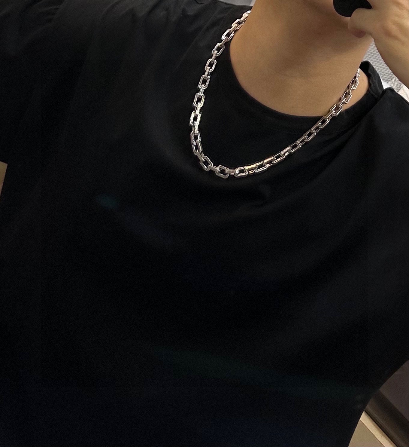 Louis Vuitton luxury necklace 9