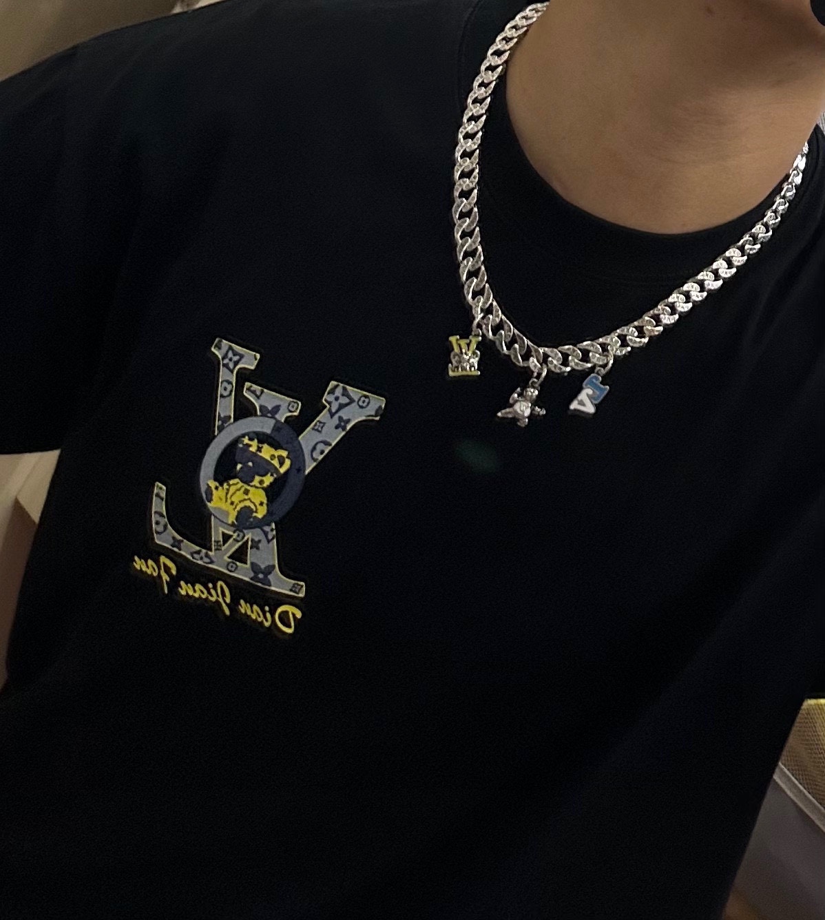 Louis Vuitton luxury necklace 7