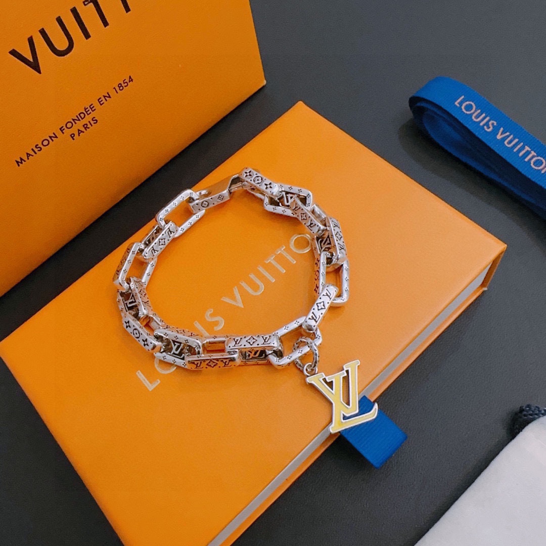 Louis Vuitton Haute Couture Haute Couture Fine Jewelry Necklace Bracelet 2