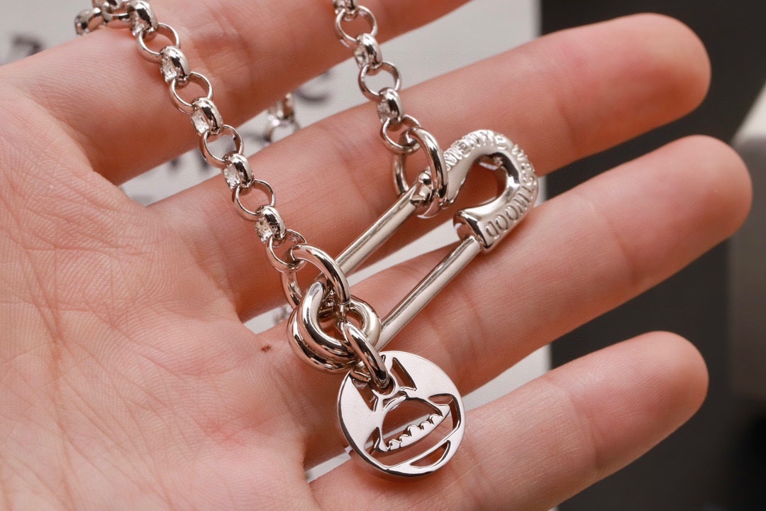 Louis Vuitton Haute Couture Haute Couture Fine Jewelry Necklace Bracelet 4