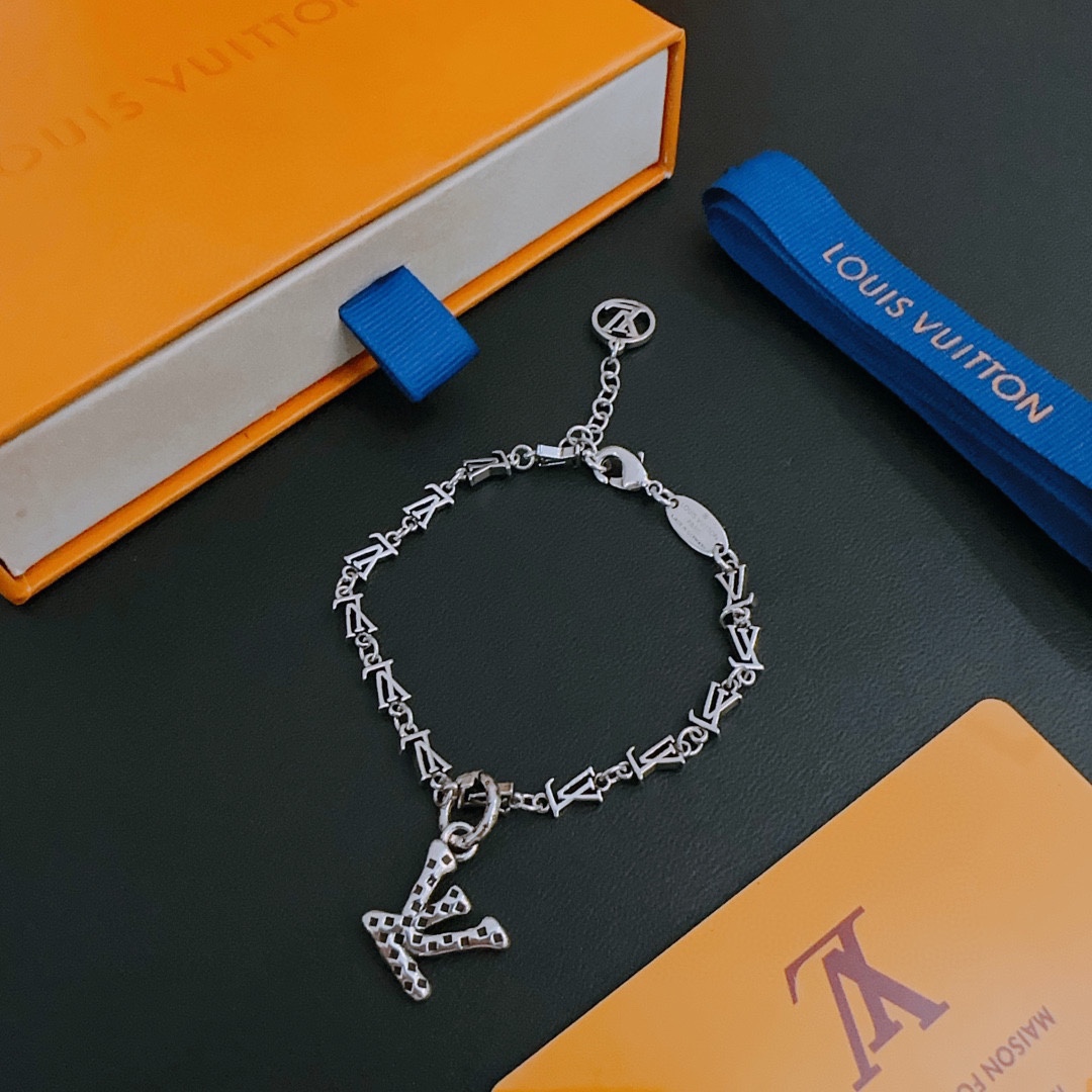 Louis Vuitton Haute Couture Haute Couture Fine Jewelry Necklace Bracelet 5