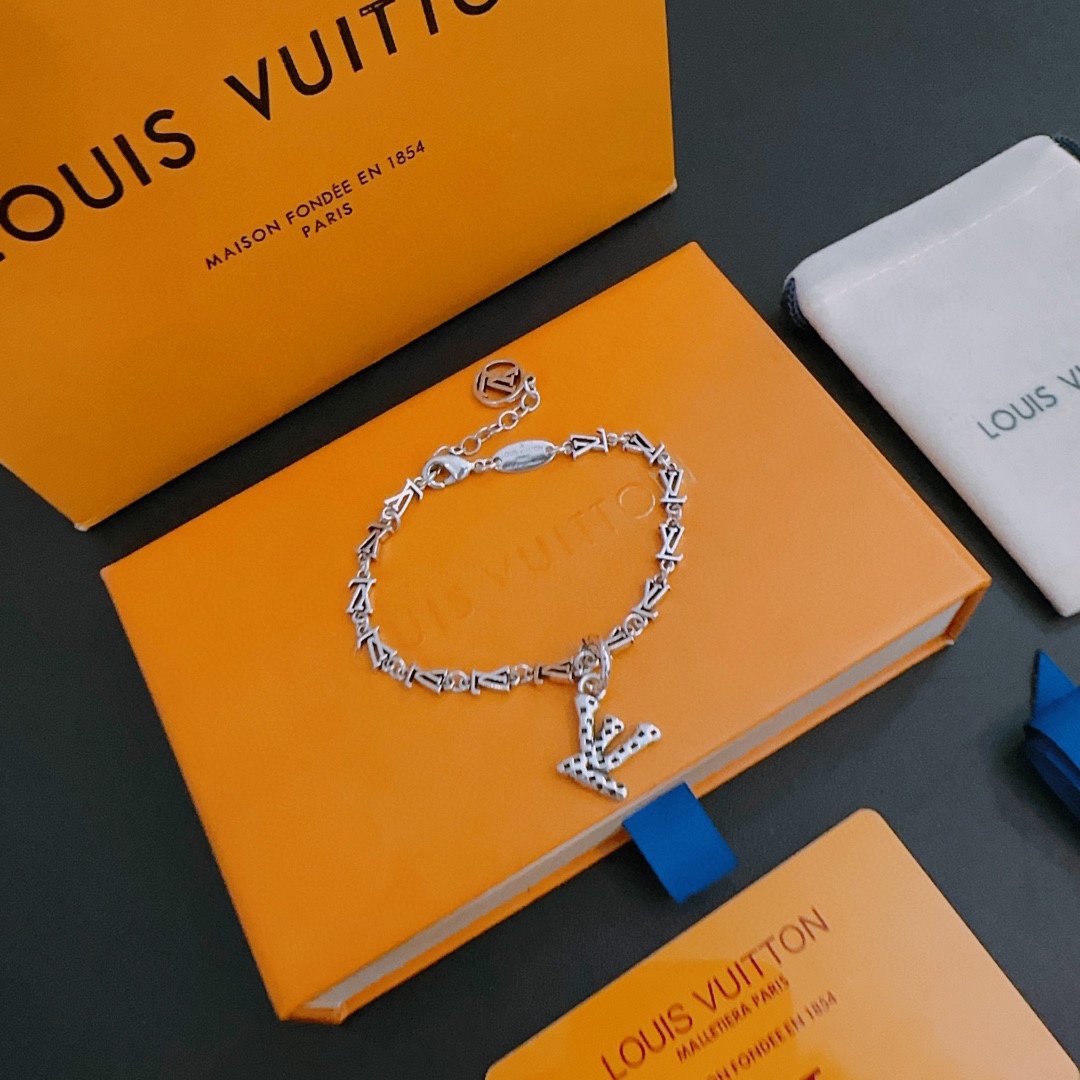 Louis Vuitton Haute Couture Haute Couture Fine Jewelry Necklace Bracelet 8