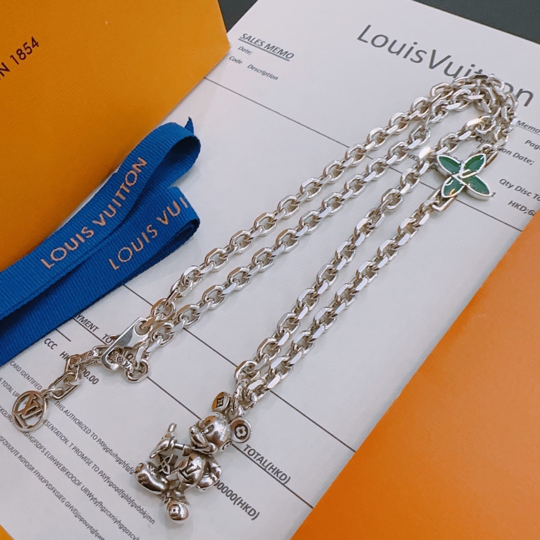 Louis Vuitton luxury necklace 6