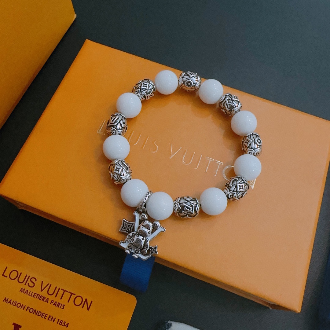 Louis Vuitton luxury bracelet 3