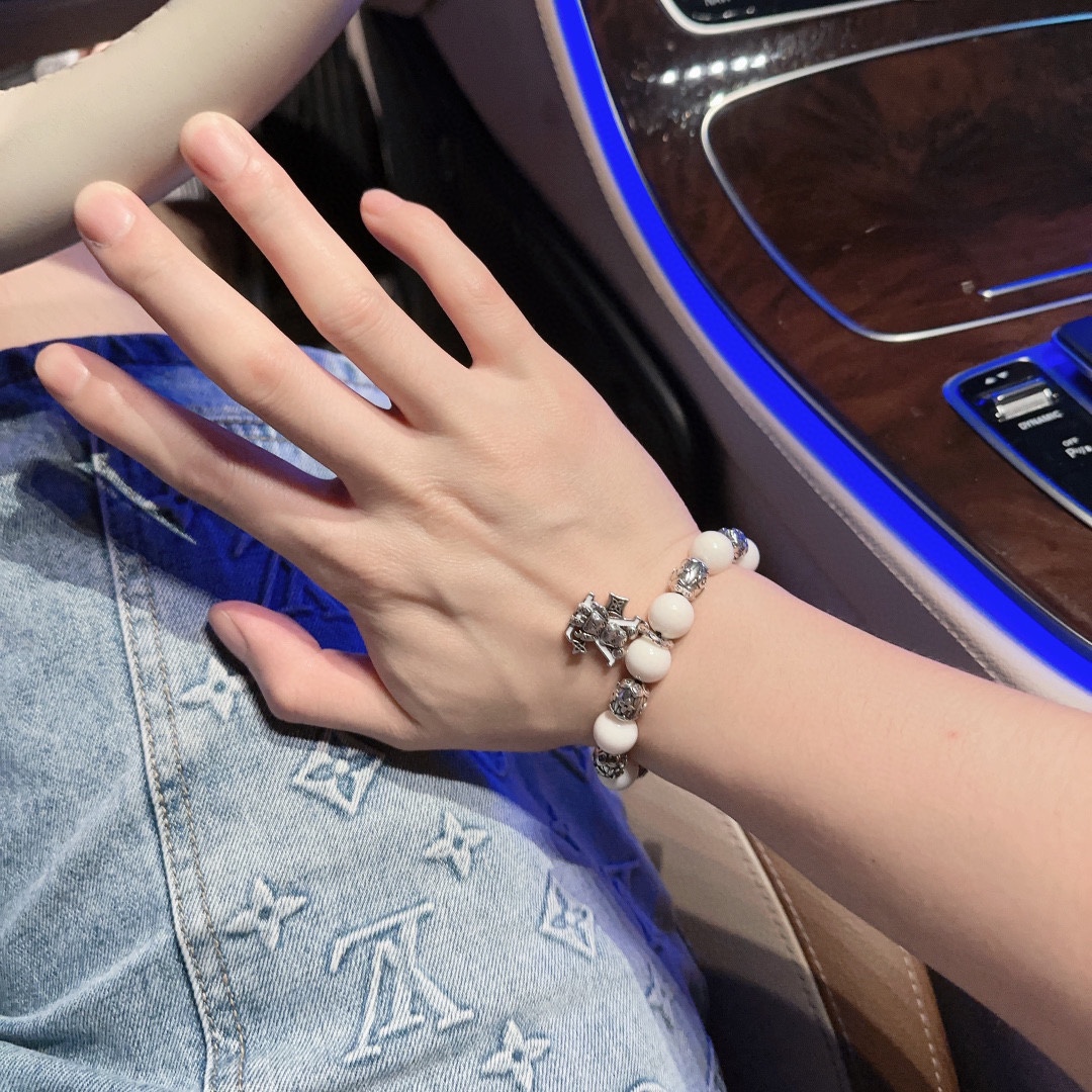 Louis Vuitton luxury bracelet 4