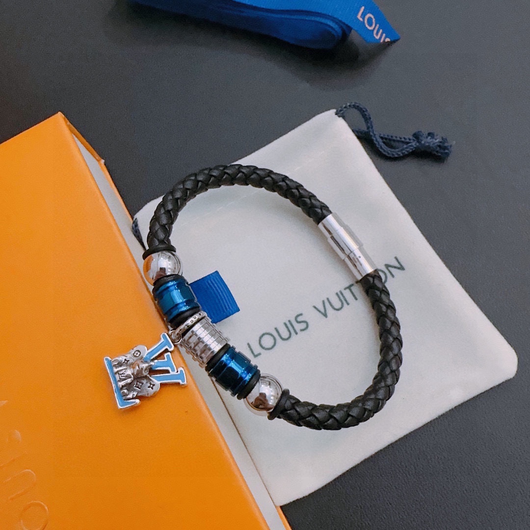 Louis Vuitton luxury bracelet 3