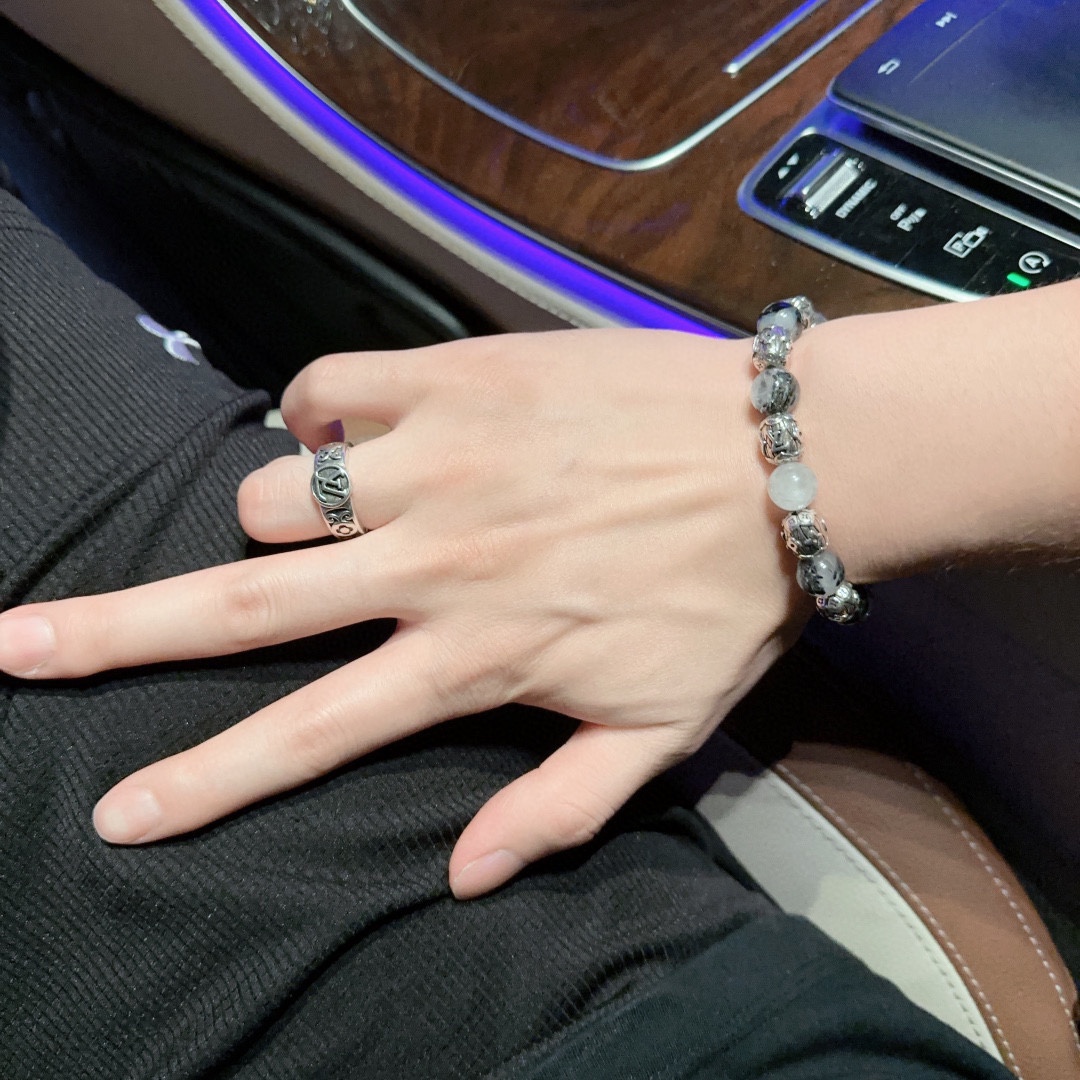 Louis Vuitton luxury bracelet 6