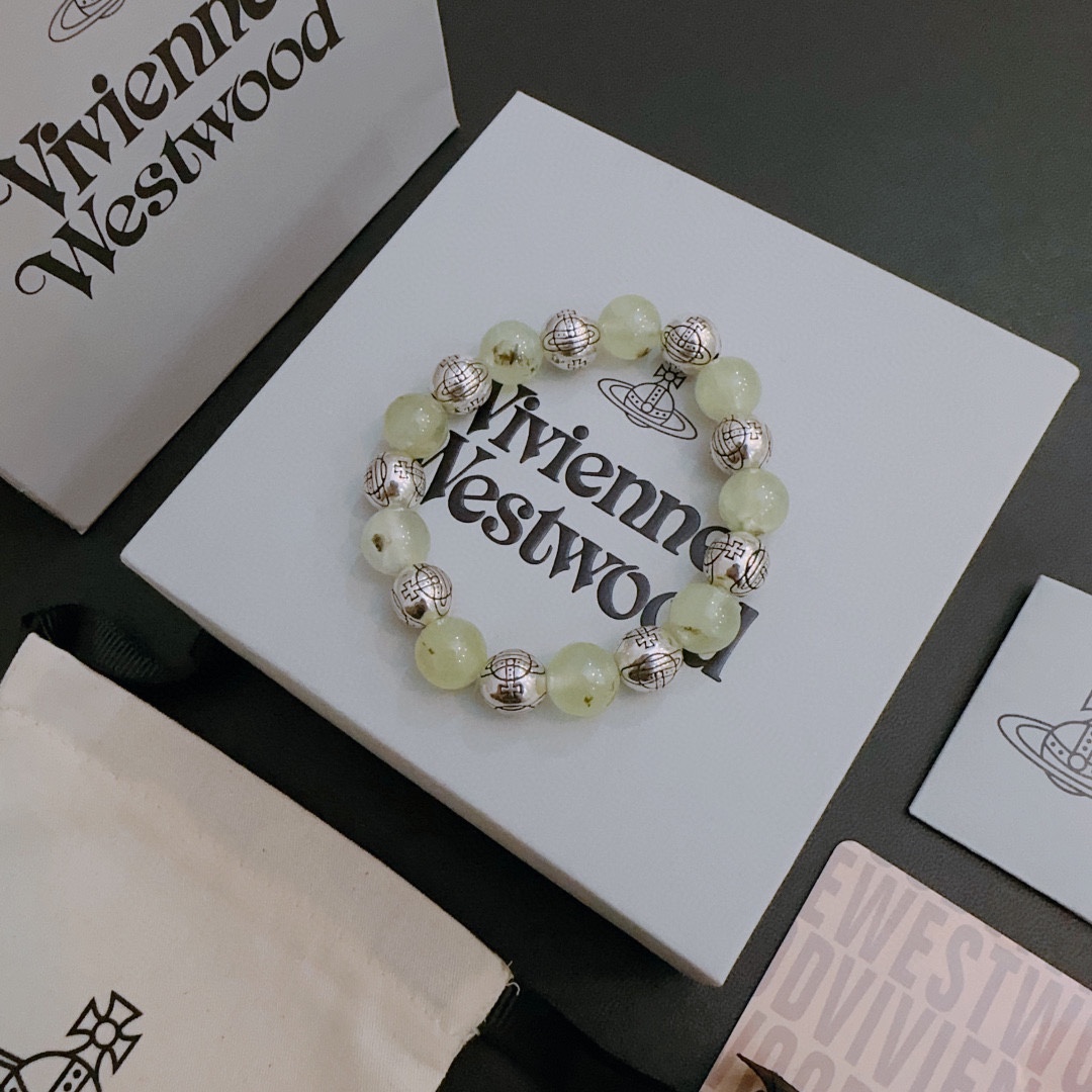 Title: Handmade Western Queen’s Collar Bracelet with Graphite Silver Elements for Men and Women Summary: Unique bracelet with rock punk-tai-style silver design, suitable for both genders, featuring - 图片 1