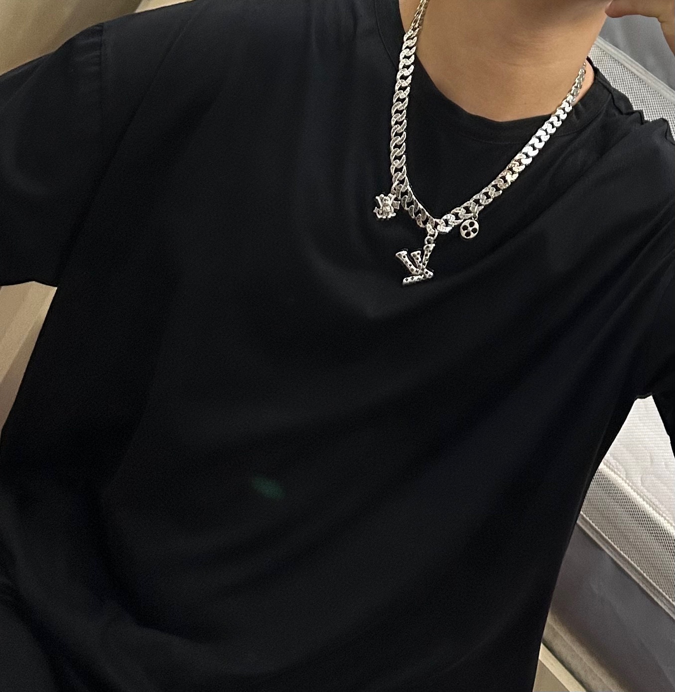 Louis Vuitton luxury necklace 7