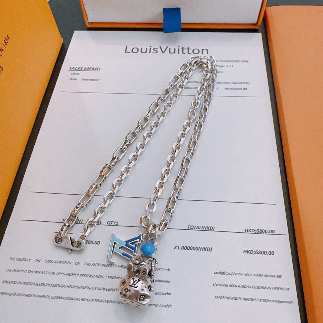 Louis Vuitton luxury necklace 5