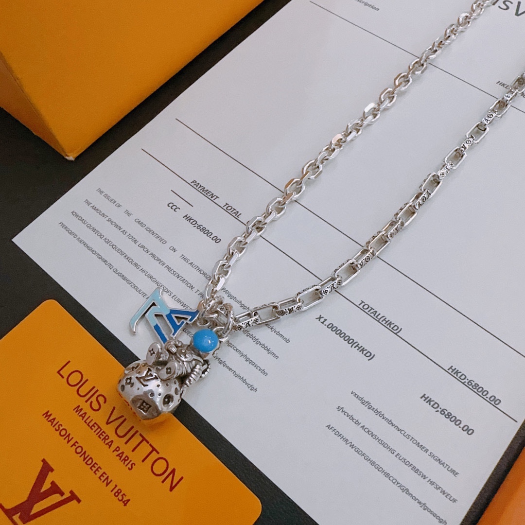 Louis Vuitton luxury necklace 6