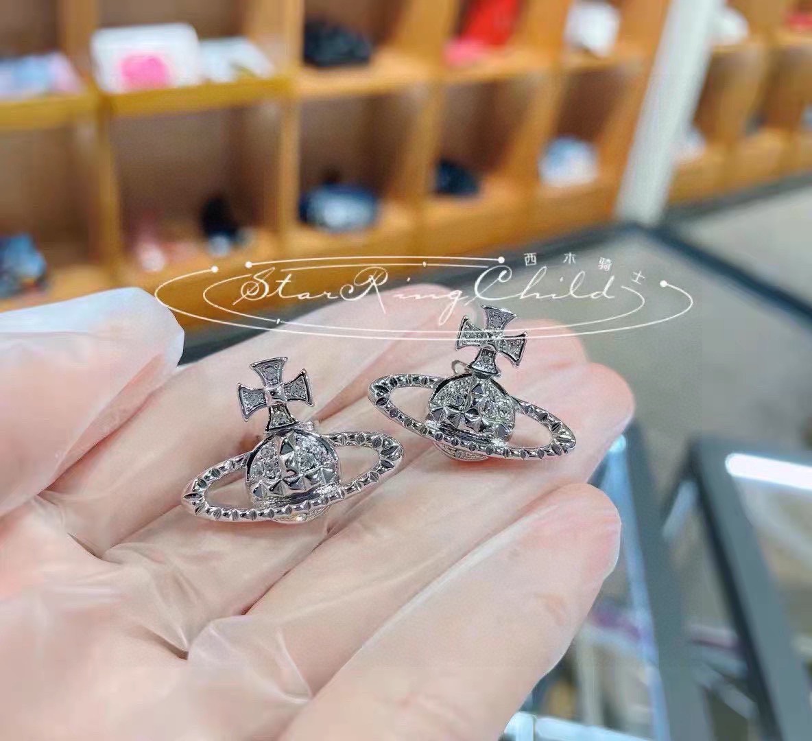 Vivienne Westwood 项链耳环𝐕𝐢𝐯𝐢𝐞𝐧𝐧𝐞 𝐖𝐞𝐬𝐭𝐰𝐨𝐨𝐝