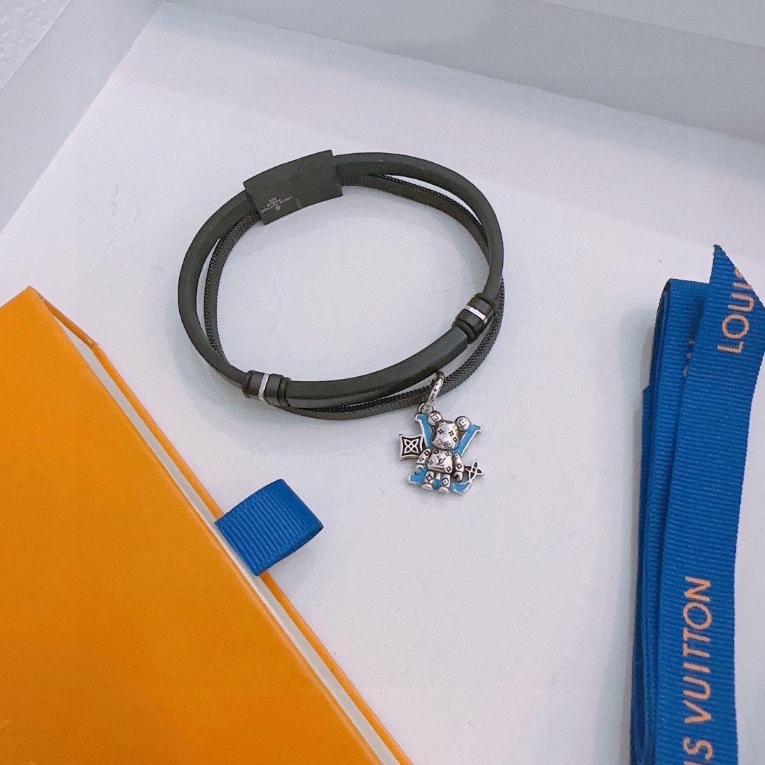 高品质LV路易威登牛皮手绳手链原单货专柜新款开模复古潮流时尚必备男女均可佩戴情侣款同款摇滚朋克泰银风格复