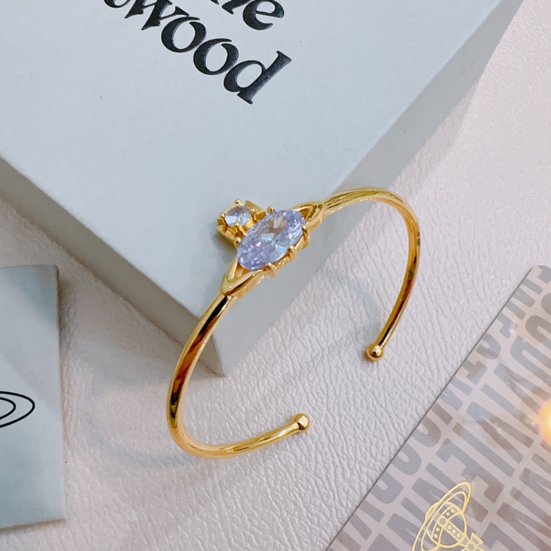 Vivienne Westwood Big Saturn Bracelet: British Punk Fashion Icon, High Quality Design - 图片 3