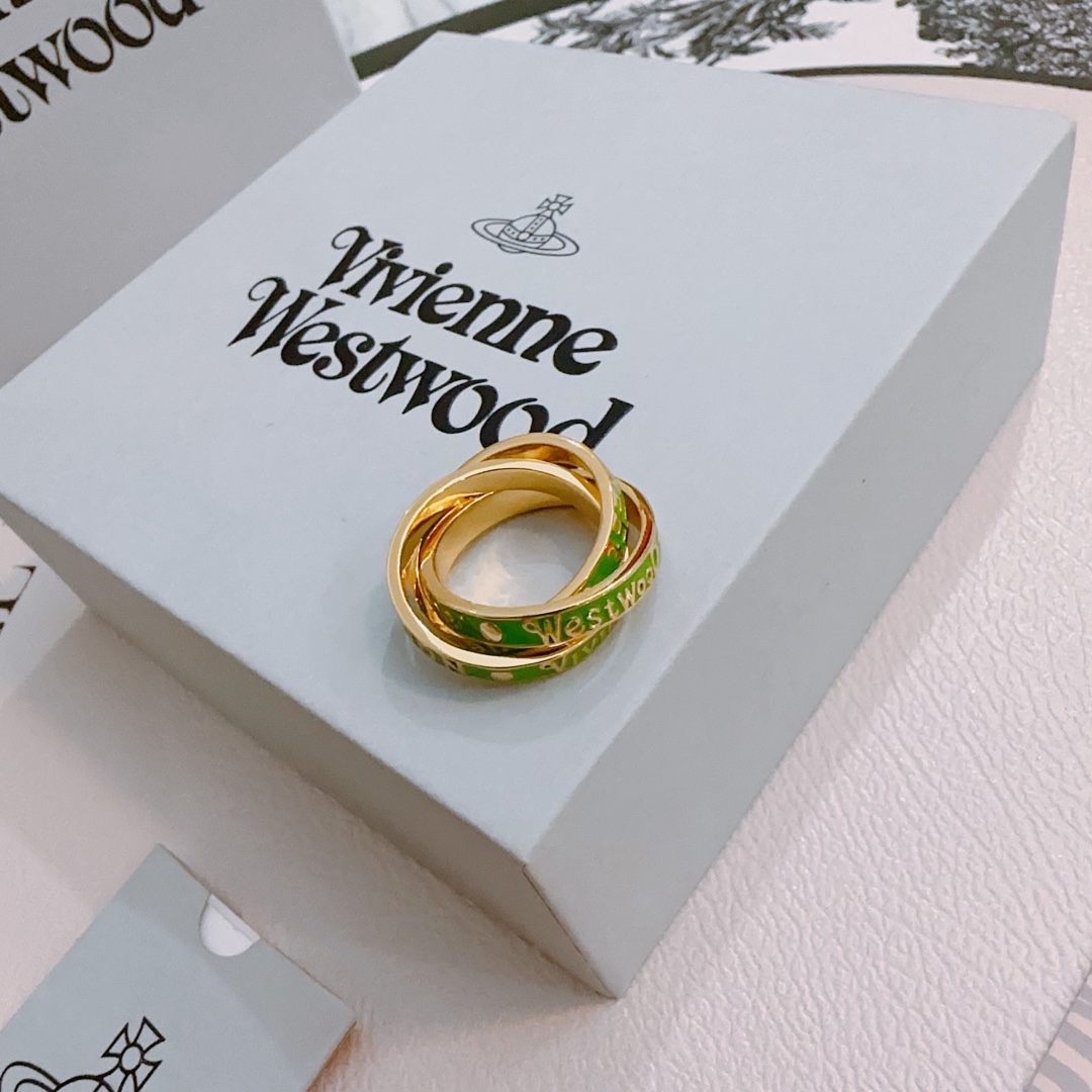 “Vivienne Westwood: Iconic British Designer Known for Punk Fashion and Quality” - 图片 1