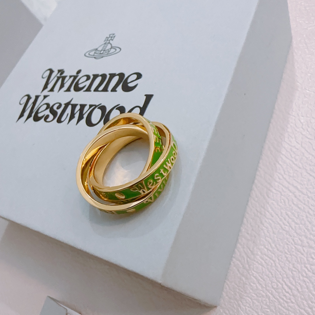 “Vivienne Westwood: Iconic British Designer Known for Punk Fashion and Quality” - 图片 3