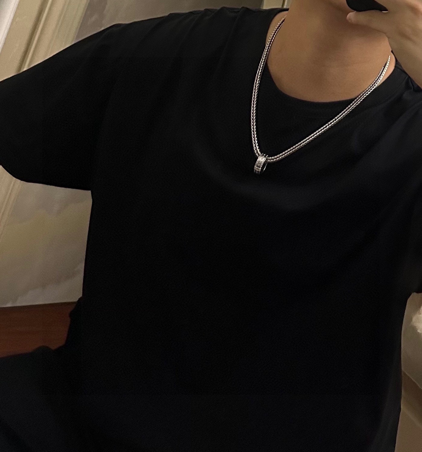 Louis Vuitton luxury necklace 4