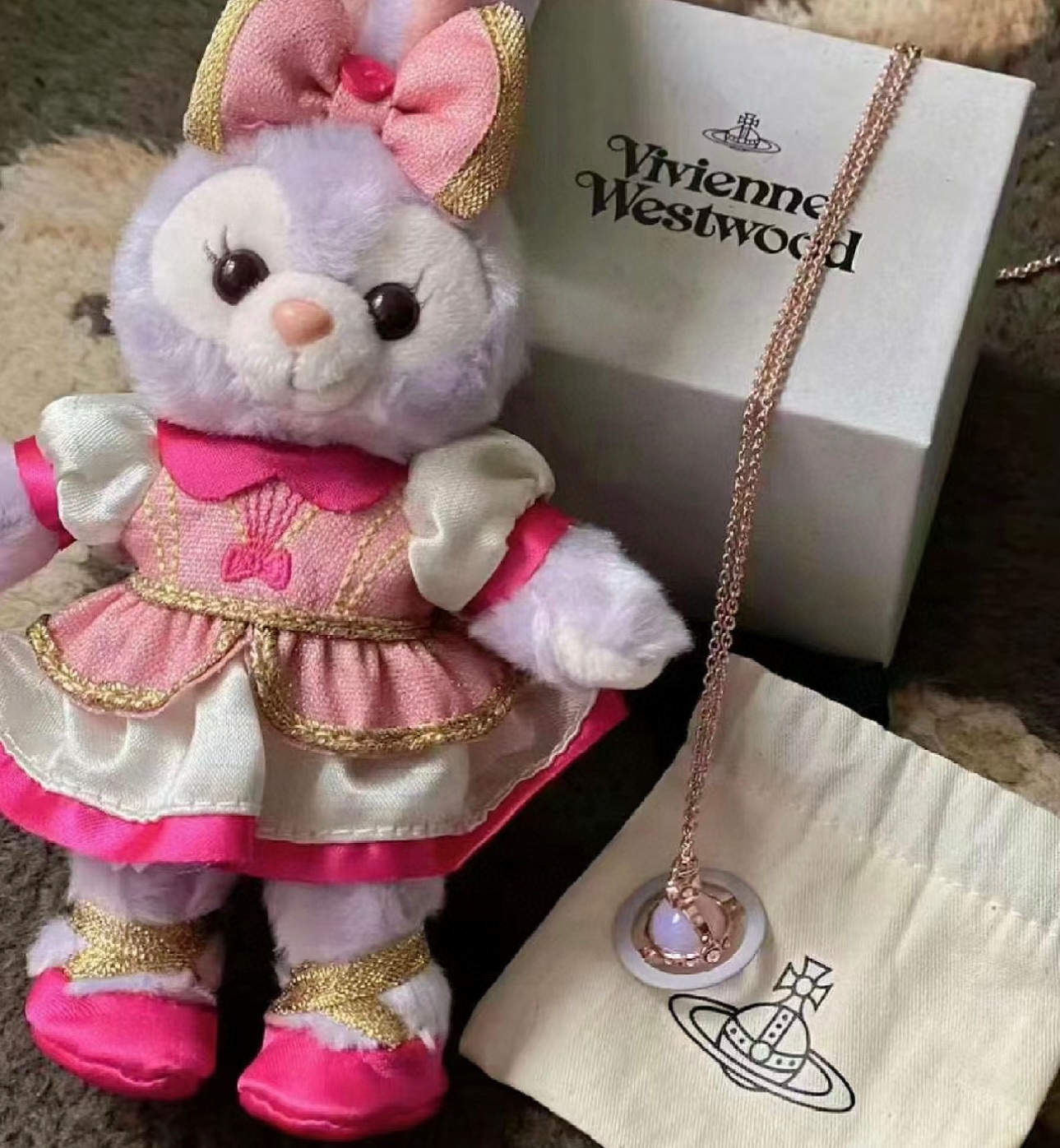 Vivienne Westwood 𝐕𝐢𝐯𝐢𝐞𝐧𝐧𝐞 𝐖𝐞𝐬𝐭𝐰𝐨𝐨𝐝