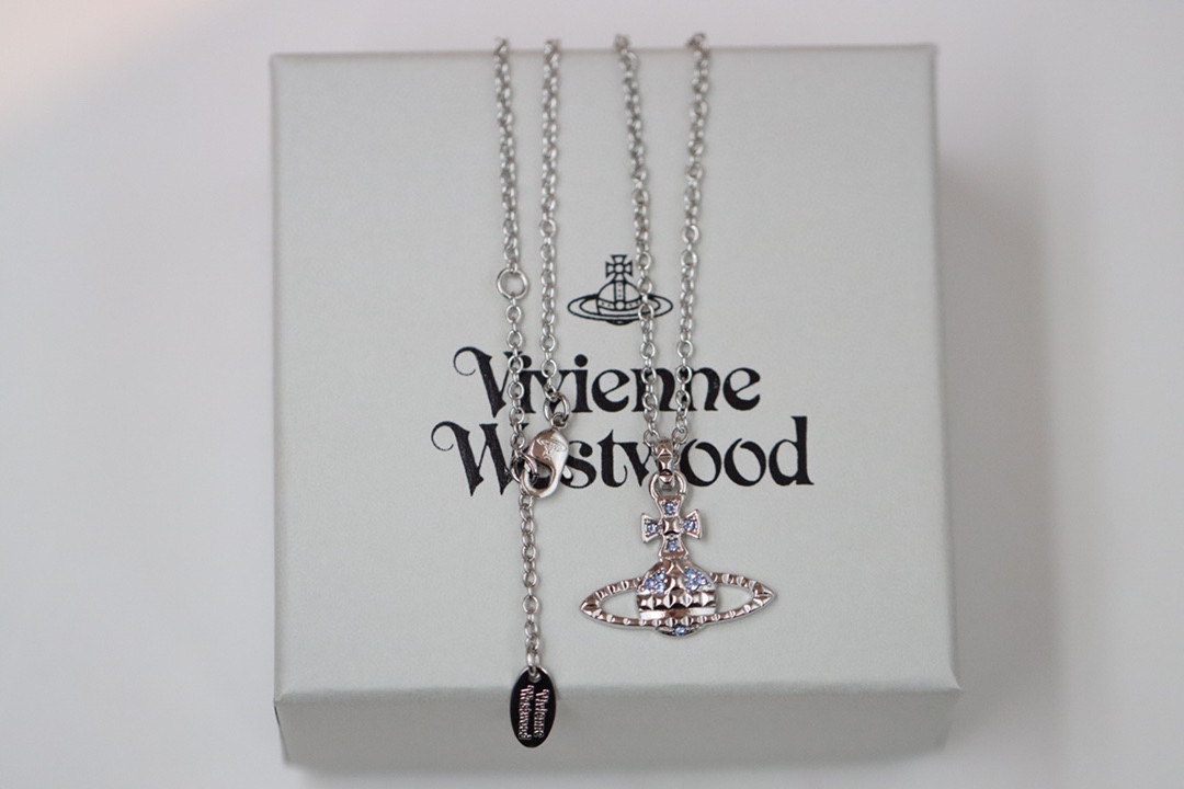 新品高品质西太后Vivienne银色铆钉镶钻土星项链西太后士星项链yyds！士星镶钻精致不俗气比起大热的