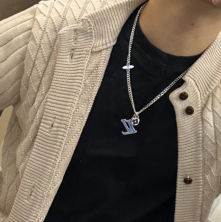 路易威登LV项链原单货专柜新款开模复古潮流时尚必备男女均可佩戴情侣款同款摇滚朋克泰银风格复古元素潮流百搭