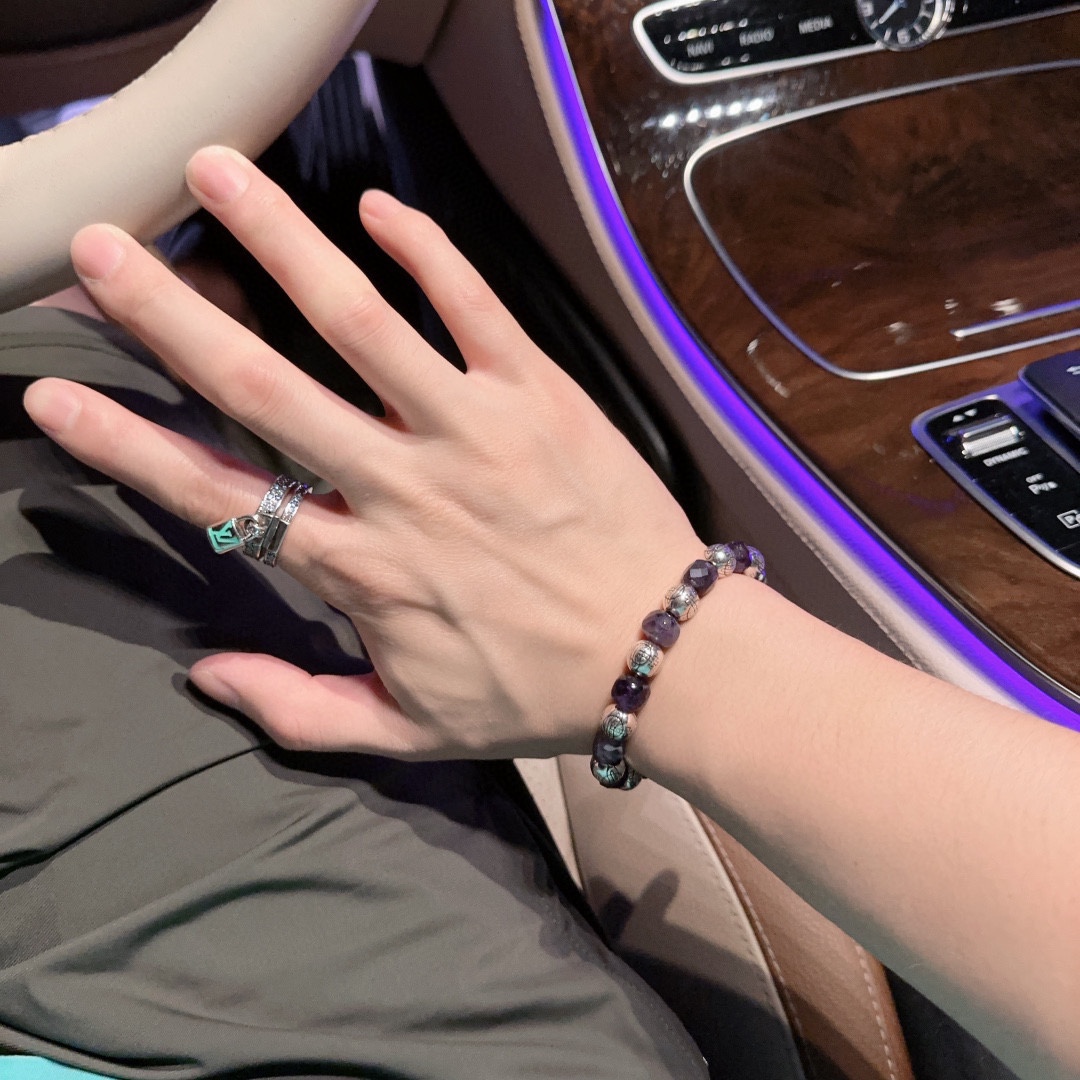 “Western Queen’s Multi-Element Silver Bracelets: Stars, Retrospects, Originals – Handcrafted Pure Style with Zero Compromise” - 图片 9
