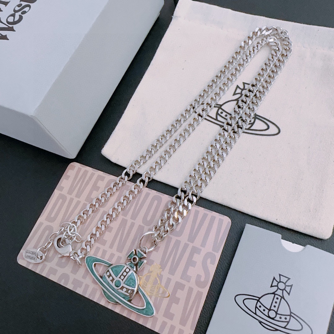 Vivienne Westwood 𝐕𝐢𝐯𝐢𝐞𝐧𝐧𝐞 𝐖𝐞𝐬𝐭𝐰𝐨𝐨𝐝