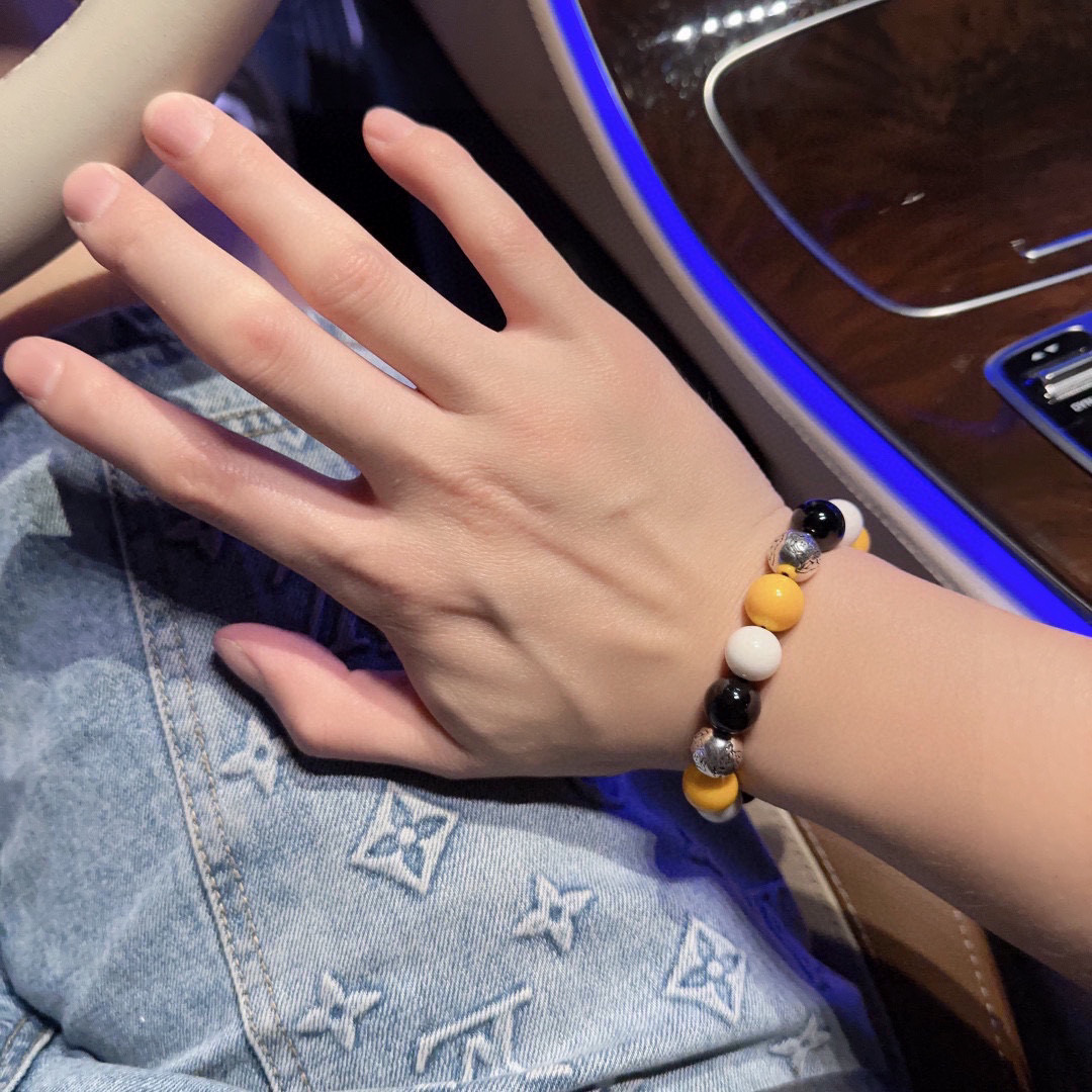 Fashionable Unisex Bracelets with Unique Design Elements for Modern Style Seekers - 图片 9