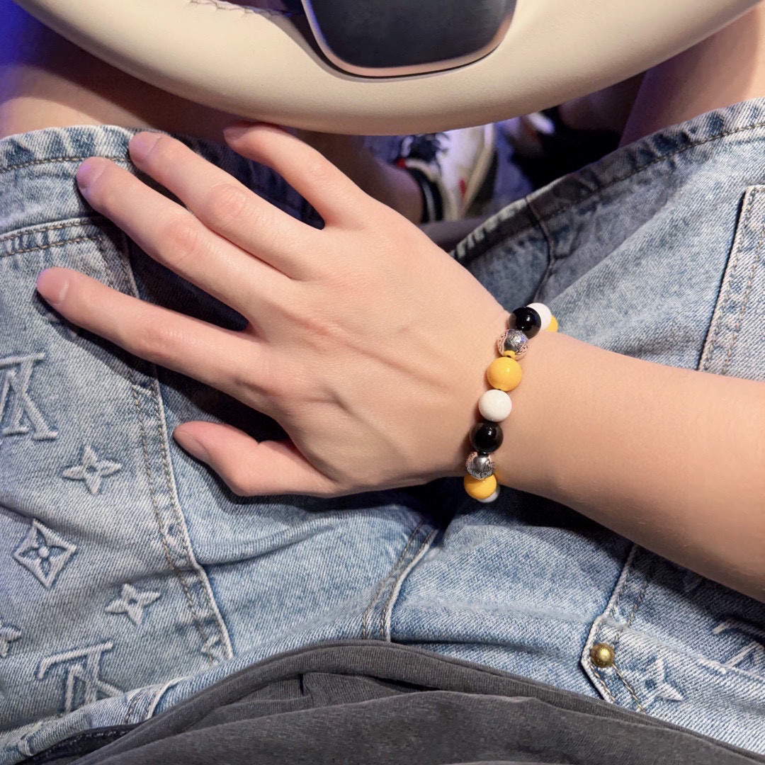 Fashionable Unisex Bracelets with Unique Design Elements for Modern Style Seekers - 图片 4
