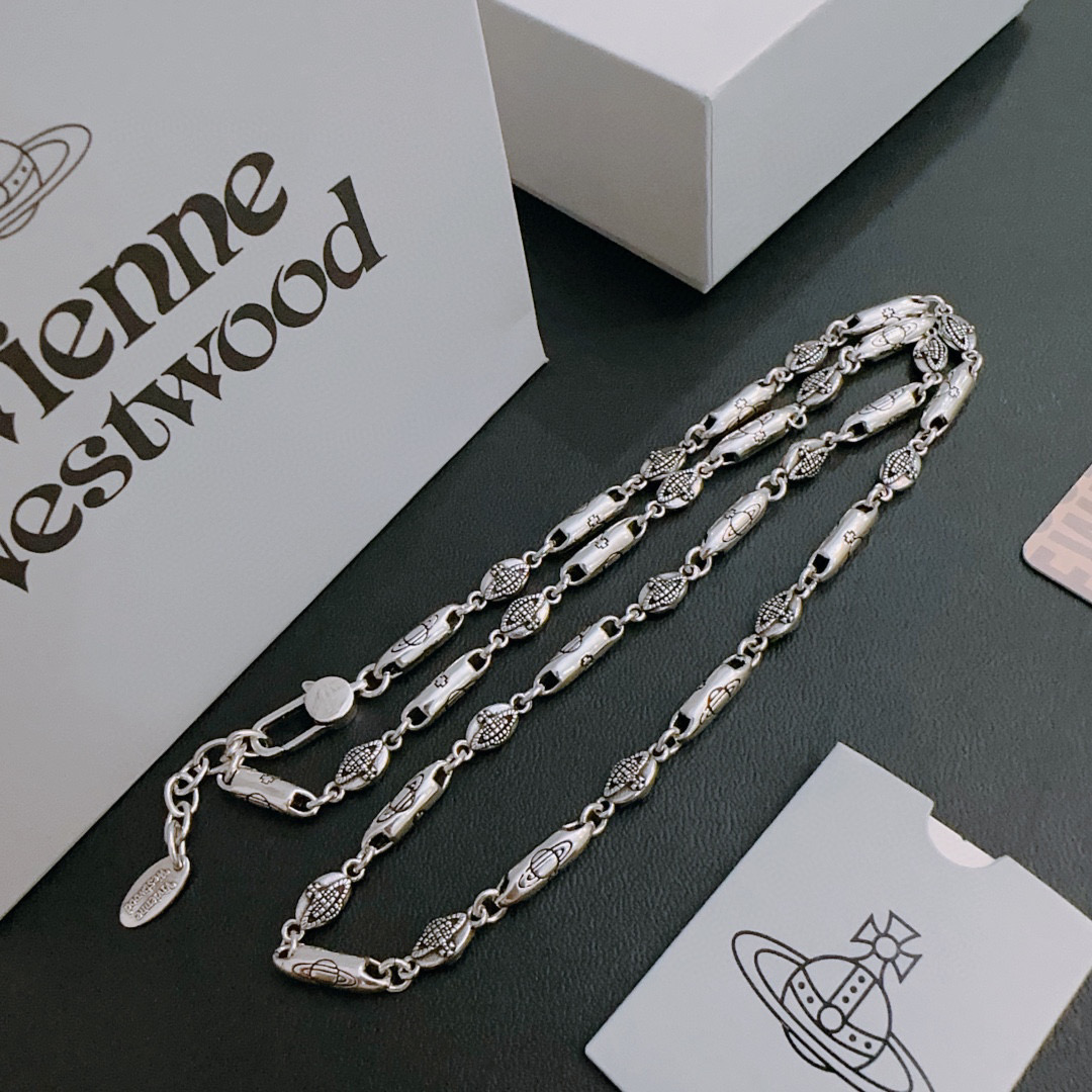 Vivienne Westwood 𝐕𝐢𝐯𝐢𝐞𝐧𝐧𝐞 𝐖𝐞𝐬𝐭𝐰𝐨𝐨𝐝