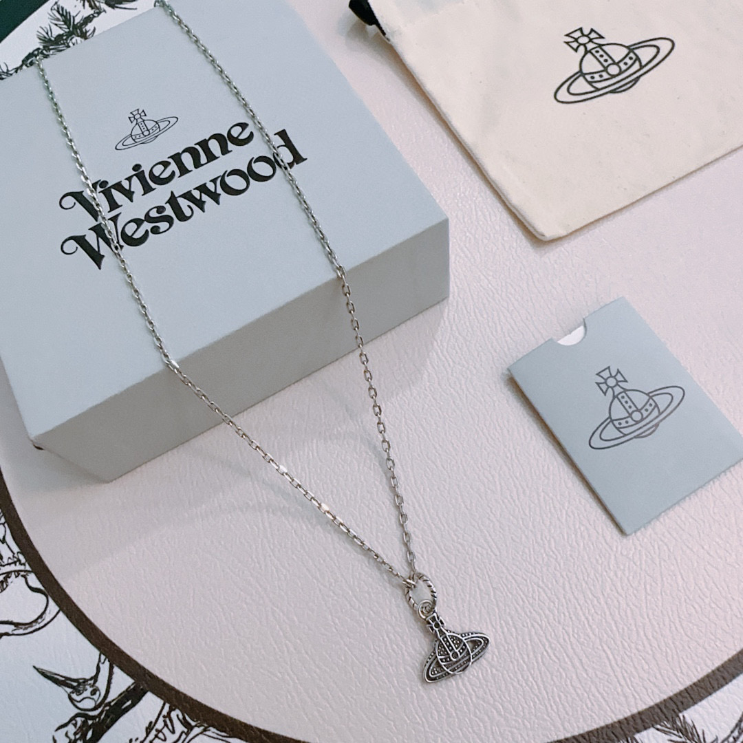 Vivienne Westwood 𝐕𝐢𝐯𝐢𝐞𝐧𝐧𝐞 𝐖𝐞𝐬𝐭𝐰𝐨𝐨𝐝 45cm