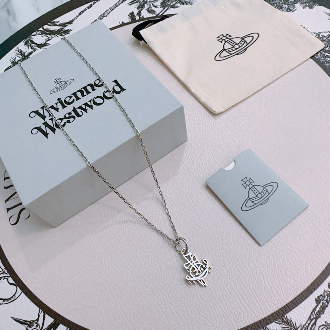 Vivienne Westwood 𝐕𝐢𝐯𝐢𝐞𝐧𝐧𝐞 𝐖𝐞𝐬𝐭𝐰𝐨𝐨𝐝 45cm