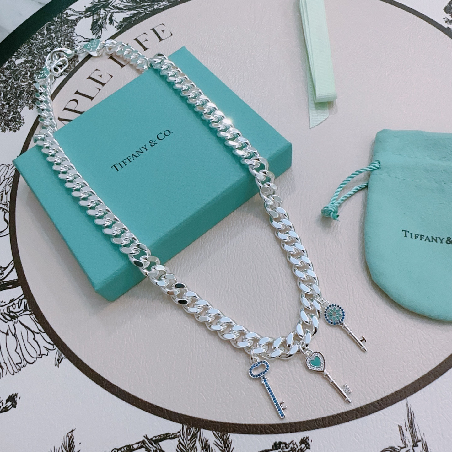 NO:107912,Tiffany Necklace TIFFNY&CO. The counter Seiko Silver version has the same style, retro and old style, original reproduction, purely handmade, authentic model opening, fashion essentials, both men and women can wear, couple style, rock punk silver style, trendy and versatile, the same style on the official website (55cm), jewelry quality, tiffany, necklace19860909蒂芙尼项链TIFFNY&CO. 专柜精工银版本明星同款 复古做旧风 原版复刻 纯手工打造 ～正品开模潮流时尚必备 男女均可佩戴 情侣款同款 摇滚朋克银风格 潮流百搭 官网同款（55cm）,饰品精品,tiffany,necklace,Jewelry