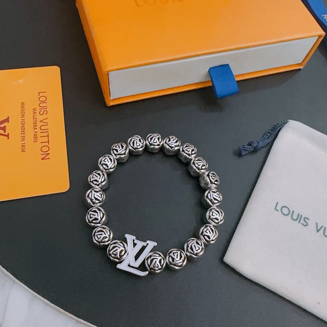 NO:108265,Counter Seiko Version LV Louis Vuitton Multi-element Thai Silver Style Bracelet G-Dragon Stars Same Model Retro Aging Style Original Replica Pure Handmade ~ Authentic Model Opening Fashion Essentials Can Be Wearable for Men and Women Couple Models Same Models Rock Punk Thai Silver Style Retro Elements Trendy and All-match Official Website Same Models, Elegant Jewelry, Louis vuitton, Louis vuitton, Bracelet19860909专柜精工版本 LV路易威登多元素泰银风格手链 权志龙明星同款 复古做旧风 原版复刻 纯手工打造 ～正品开模潮流时尚必备 男女均可佩戴 情侣款同款 摇滚朋克泰银风格 复古元素 潮流百搭 官网同款,饰品精品,louis vuitton,louis vuitton,bracelet,Jewelry