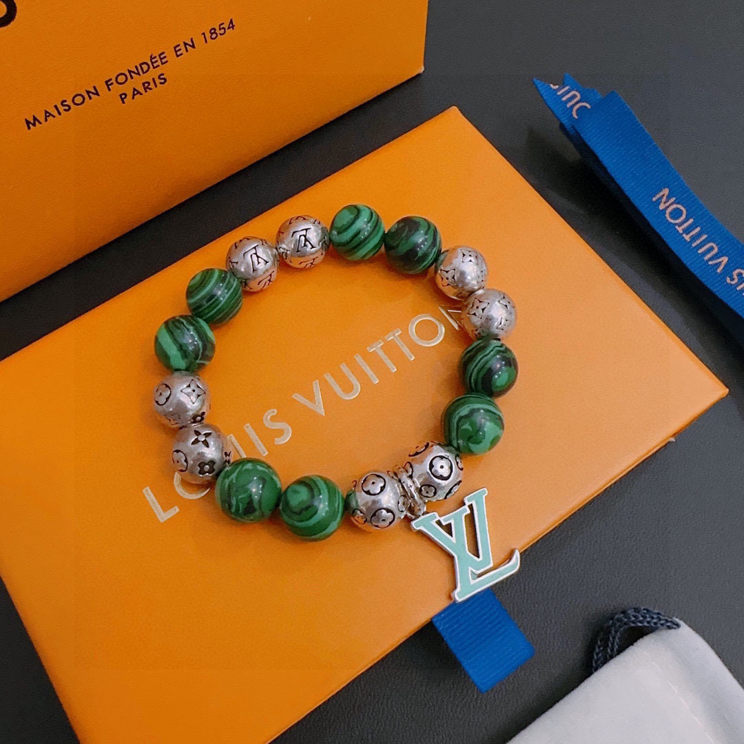 NO:108651,Counter Seiko Version Louis Vuitton LV Bracelet Multi-element Agate-Tai Silver Style (Large) Bracelet G-Dragon Stars Same Style Retro Aging Style Original Replica Pure Handmade ~ Authentic Model Opening Fashion Essentials Can Be Wearable for Men and Women Couple Style Rock Punk Tai Silver Style Retro Elements Trendy and All-Match The same style on the official website, the best jewelry, louis vuitton, louis vuitton, bracelet19860909专柜精工版本 路易威登LV手链多元素玛瑙泰银风格（大号）手链 权志龙明星同款 复古做旧风 原版复刻 纯手工打造 ～正品开模潮流时尚必备 男女均可佩戴 情侣款同款 摇滚朋克泰银风格 复古元素 潮流百搭 官网同款,饰品精品,louis vuitton,louis vuitton,bracelet,Jewelry