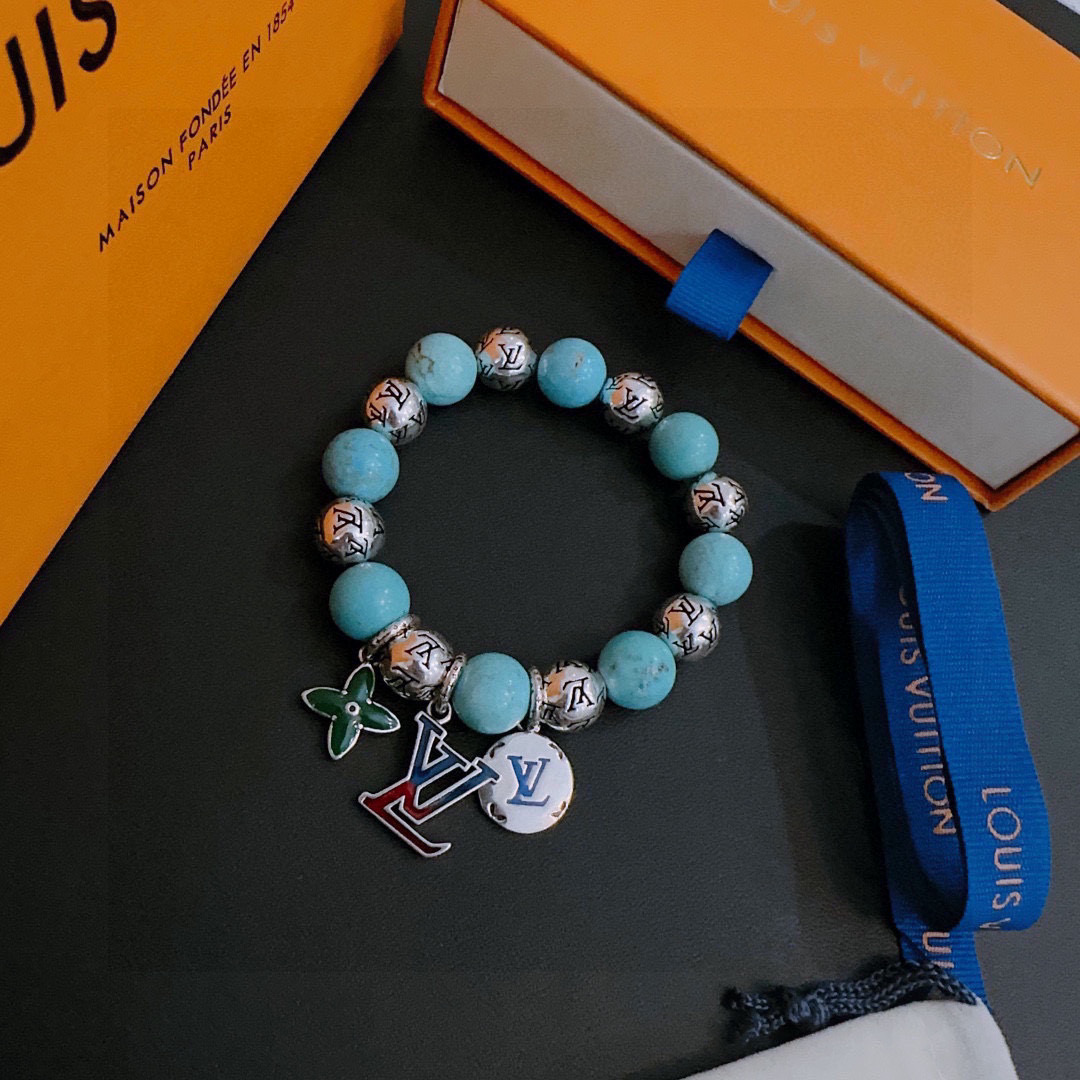 NO:115741,Counter Seiko Version LV Louis Vuitton Multi-element Turquoise TCM Style (Large) Bracelet G-Dragon Stars Same Model Retro Aging Style Original Replica Pure Handmade ~ Authentic Model Opening Fashion Essentials for Fashionable Men and Women Can Wear Couple Models Same Models Rock Punk TCM Style Retro Elements Trendy and All-match Official Website Same Models, Elegant Jewelry, Louis vuitton, Louis vuitton, Bracelet19860909专柜精工版本 LV路易威登多元素绿松石泰银风格（大号）手链 权志龙明星同款 复古做旧风 原版复刻 纯手工打造 ～正品开模潮流时尚必备 男女均可佩戴 情侣款同款 摇滚朋克泰银风格 复古元素 潮流百搭 官网同款,饰品精品,louis vuitton,louis vuitton,bracelet,Jewelry