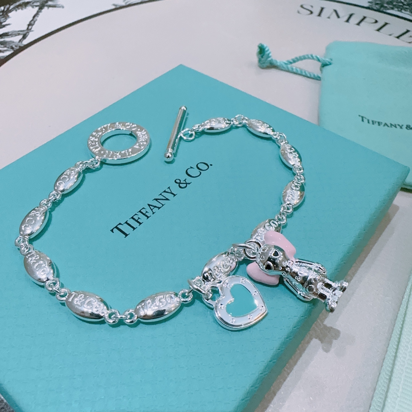 NO:108996,Genuine new Tiffany bracelet TIFFNY&CO. The counter Seiko silver version has the same style as the stars, retro and old style, original reproduction, pure handmade, authentic fashion essential for opening molds, both men and women can wear, couples have the same style, rock punk silver style, trendy and versatile, the same style on the official website, jewelry quality, tiffany, bracelet19860909正品新款蒂芙尼手链 TIFFNY&CO. 专柜精工银版本明星同款 复古做旧风 原版复刻 纯手工打造 正品开模潮流时尚必备 男女均可佩戴 情侣款同款 摇滚朋克银风格 潮流百搭 官网同款,饰品精品,tiffany,bracelet,Jewelry