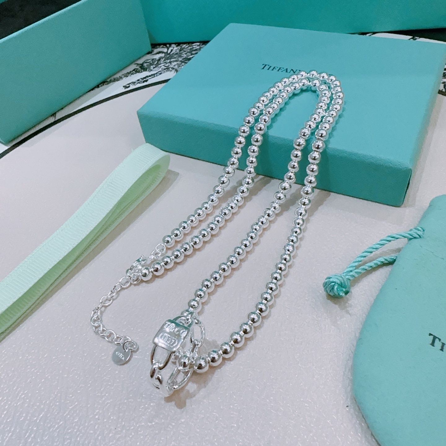 NO:109318,Genuine new Tiffany necklace TIFFNY&CO. Counter Seiko Silver Version The same style as the stars Retro and old style Original reproduction Pure handmade authentic fashion essential for opening molds and fashion, both men and women can wear it, couples style same style, rock punk silver style, trendy and versatile, same style on the official website, fine jewelry, tiffany, necklace19860909正品新款蒂芙尼项链 TIFFNY&CO. 专柜精工银版本 明星同款 复古做旧风 原版复刻 纯手工打造 正品开模潮流时尚必备 男女均可佩戴 情侣款同款 摇滚朋克银风格 潮流百搭 官网同款,饰品精品,tiffany,necklace,Jewelry