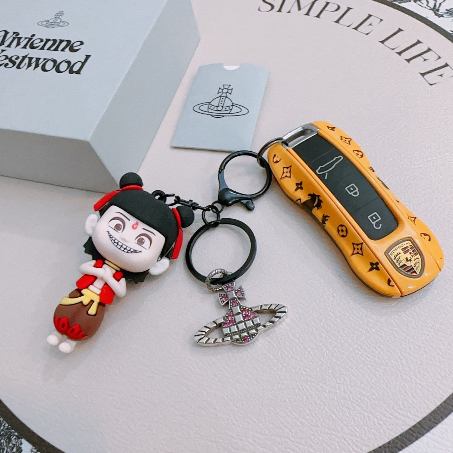 NO:114018,New product releases Queen Mother’s keychain, bag buckle, headphone box latest style bag hanging ornaments, higher grade, star style Anger Forest series classic co-branded design concept keychain series Details are used for the old version, non-market glossy version, This model has been released, Queen Mother’s best selling model, very easy to match with trendy backpacks, jewelry boutiques, backpacks, keychain19860909新品发布 西太后钥匙扣 包包扣 耳机盒最新款包包挂饰档次更高明星同款Anger Forest系列经典款联名设计理念钥匙扣系列 细节对版做旧处理 非市面亮面版型 这款一直在出 西太后里面热卖款 非常好搭配潮流背包,饰品精品,backpacks,keychain,Jewelry