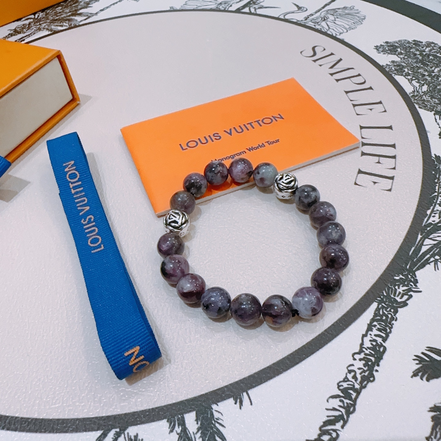 NO:112955,The new Seiko version of the counter Louis Vuitton LV bracelet multi-element agate-two-silver style bracelet, same style, retro and old style, original reproduction, pure handmade, authentic model opening trend and fashion essentials, both men and women can wear, same style, couple style, rock punk, silver style, retro elements, trendy and versatile, same style, same style on the official website, fine jewelry, louis vuitton, louis vuitton, bracelet19860909专柜新款精工版本路易威登LV手链多元素玛瑙泰银风格手链 明星同款 复古做旧风 原版复刻 纯手工打造 正品开模潮流时尚必备 男女均可佩戴 情侣款同款 摇滚朋克泰银风格 复古元素 潮流百搭 官网同款,饰品精品,louis vuitton,louis vuitton,bracelet,Jewelry