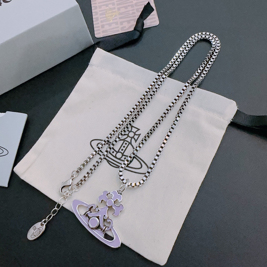 NO:111394,High-quality classic Saturn necklace for men and women (60cm) necklace vivienne westwood Queen Mother Saturn necklace!  British fashion designer, mother of punk in fashion!  Fashionable and trendy style, powerful quality, super beautiful design!  The simple and elegant embroidery logo is exquisite. There is no need to worry about not looking good because of the new design of classic elements!  The perfect choice for gifts, fully showing the personality style. The quality is very high, and the whole jewelry gives people a big brand aura and is very exquisite. It improves the level of the whole person for several levels. It is definitely worth buying, jewelry quality, necklace19860909高品质经典大土星项链男女同款（60cm） 项链vivienne westwood西太后土星项链！英国时装设计师,时装的朋克之母！时尚潮流风格,品质强大,超美的设计！简约大气刺绣Logo精致这个款不用担心不好看,因为经典的元素洋气的新设计！赠礼的完美之选,充分展现个性风范.品质非常整个首饰给人大牌气场的同时又非常精致,让整个人的层次提升好几个level绝对值得入手,饰品精品,necklace,Jewelry