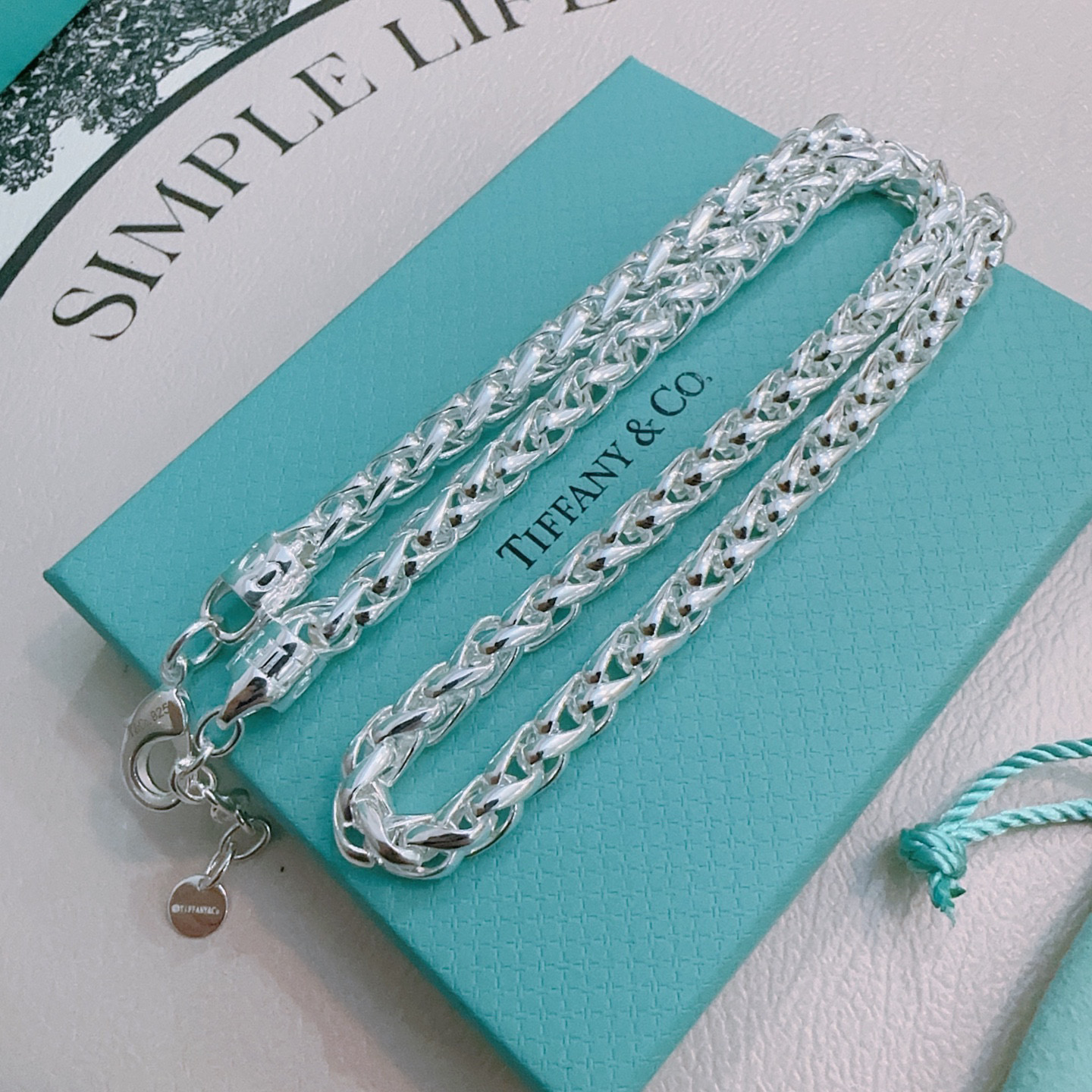 NO:111015,Tiffany Necklace TIFFNY&CO. The counter Seiko Silver version has the same style, retro and old style, original reproduction, purely handmade, authentic model opening, fashion essentials, both men and women can wear, couple style, rock punk silver style, trendy and versatile, same style on the official website, fine jewelry, tiffany, necklace19860909蒂芙尼项链TIFFNY&CO. 专柜精工银版本明星同款 复古做旧风 原版复刻 纯手工打造 ～正品开模潮流时尚必备 男女均可佩戴 情侣款同款 摇滚朋克银风格 潮流百搭 官网同款,饰品精品,tiffany,necklace,Jewelry